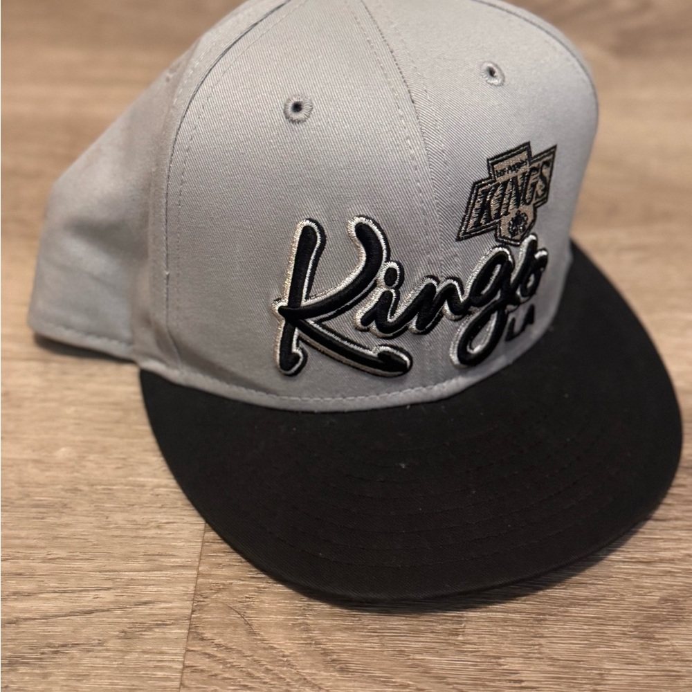 New Era Vintage Hockey Los Angeles Kings Script Snapback Hat